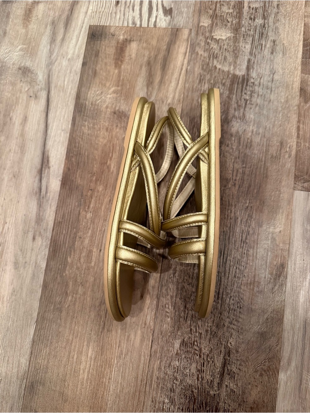 OluKai Metallic Gold Strappy Slide Sandals NWOT Resortwear Summer Sz 8 - Picture 6 of 12